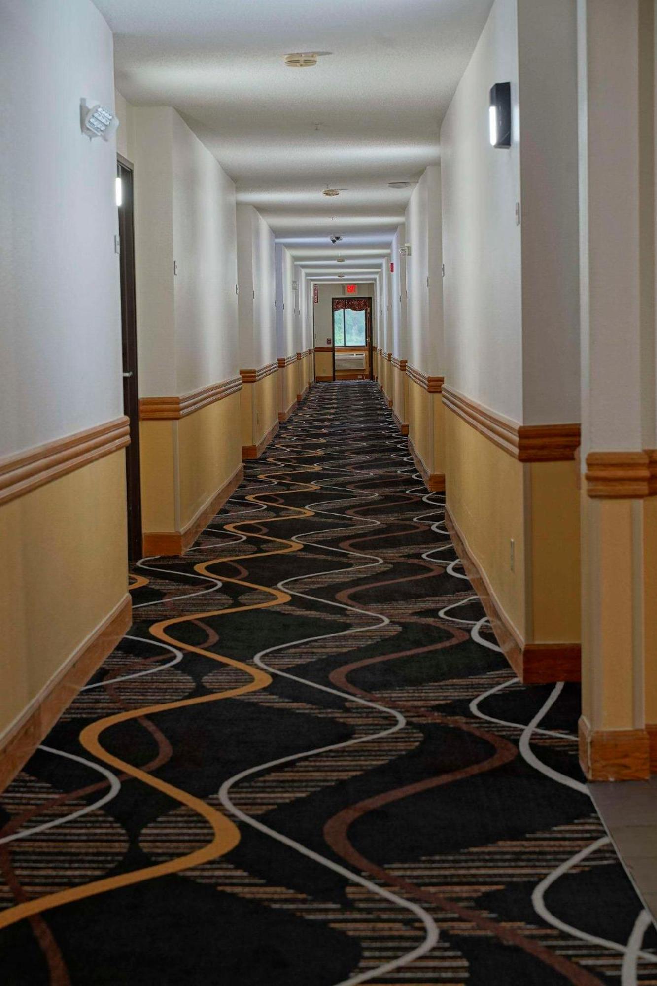 Quality Inn & Suites Harrington - Milford Экстерьер фото